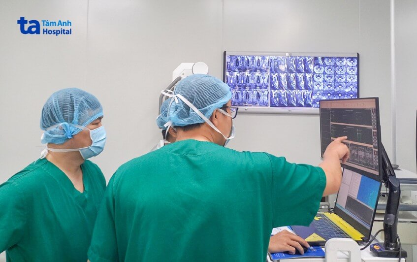 quá trình mổ thành công u tủy hiếm và khó