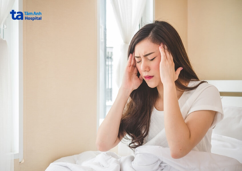 triệu chứng đau đầu do căng thẳng
