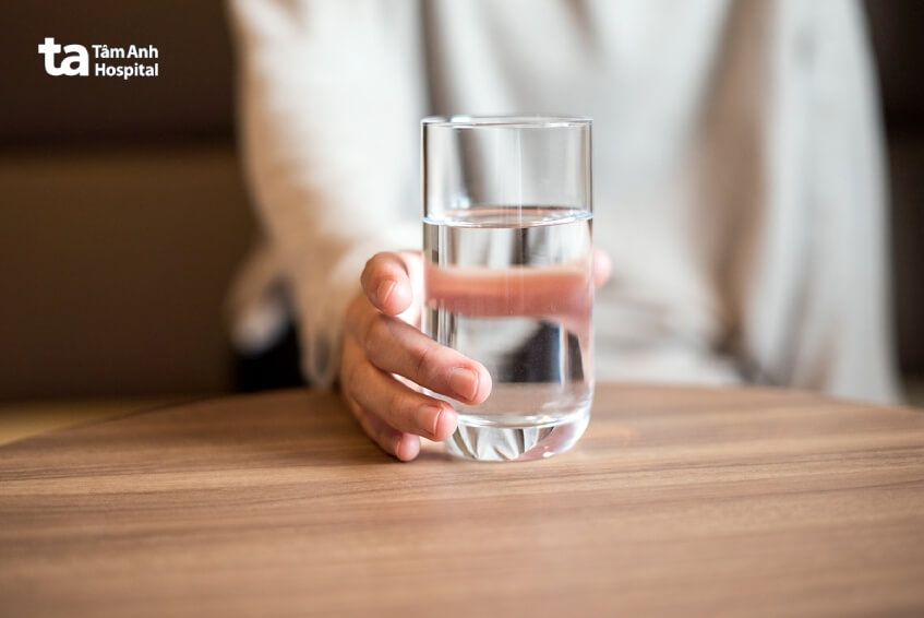 uống nước lọc để chống đột quỵ