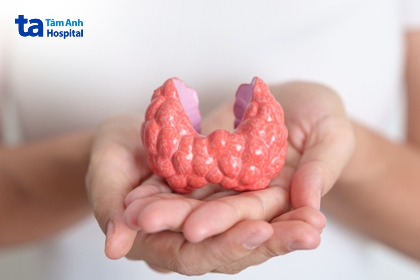 Viêm tuyến giáp là bệnh tự miễn thường gặp ở phụ nữ