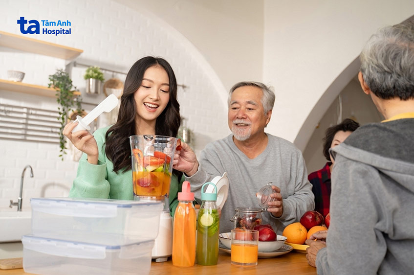 Ăn nhiều rau củ quả, trái cây tươi rất tốt cho người bệnh mạch vành