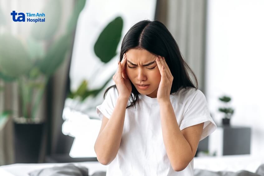 cơn đau đầu mãn tính