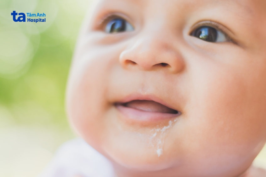 Đa số các trường hợp trẻ sơ sinh ọc sữa là do trẻ bú quá no