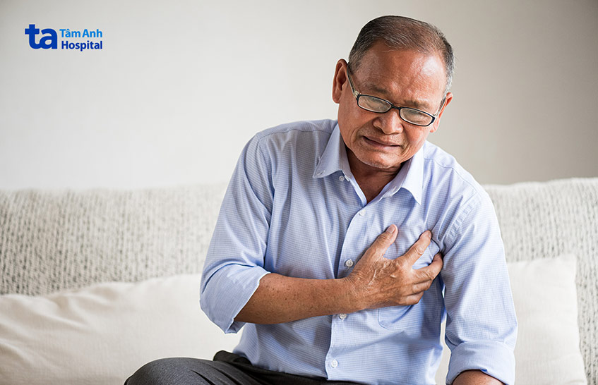 Khi bị đau đột ngột, dữ dội ở ngực cần thăm khám ngay để loại trừ triệu chứng phình động mạch chủ ngực