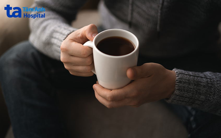 Lạm dụng các loại nước chứa nhiều caffein gây hồi hộp đánh trống ngực