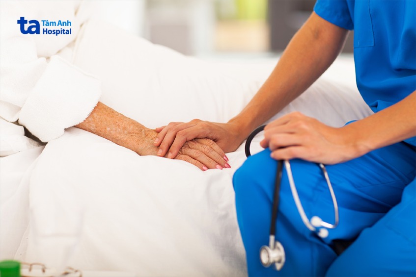 nằm viện sau sinh thiết não