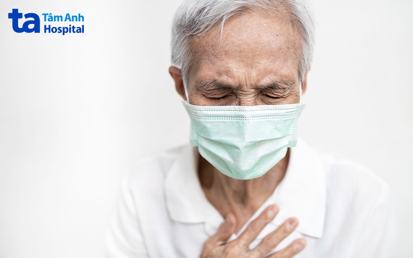 Người mắc bệnh nền nhiễm Covid-19 có thể cảm thấy tức ngực