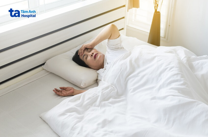 nguyên nhân mất ngủ ở người già