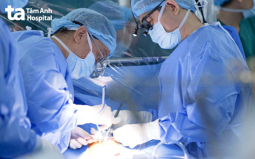 Phẫu thuật điều trị hẹp eo động mạch chủ cho bệnh nhi