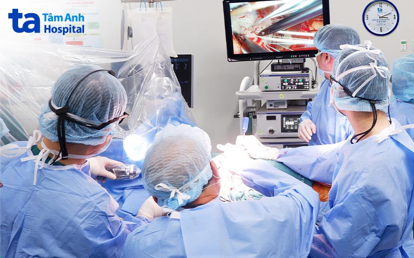Phẫu thuật thay van tim bằng phương pháp mổ nội soi ít xâm lấn