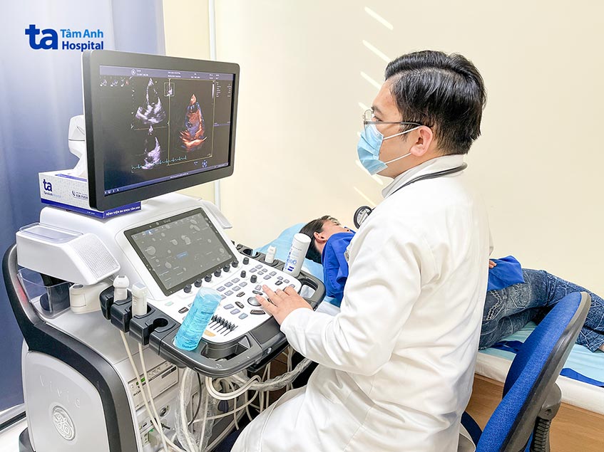 Siêu âm tim qua thành ngực giúp tầm soát và chẩn đoán bóc tách động mạch chủ