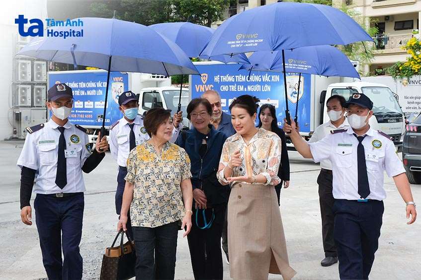 tham quan kho lạnh tại hệ thống vnvc