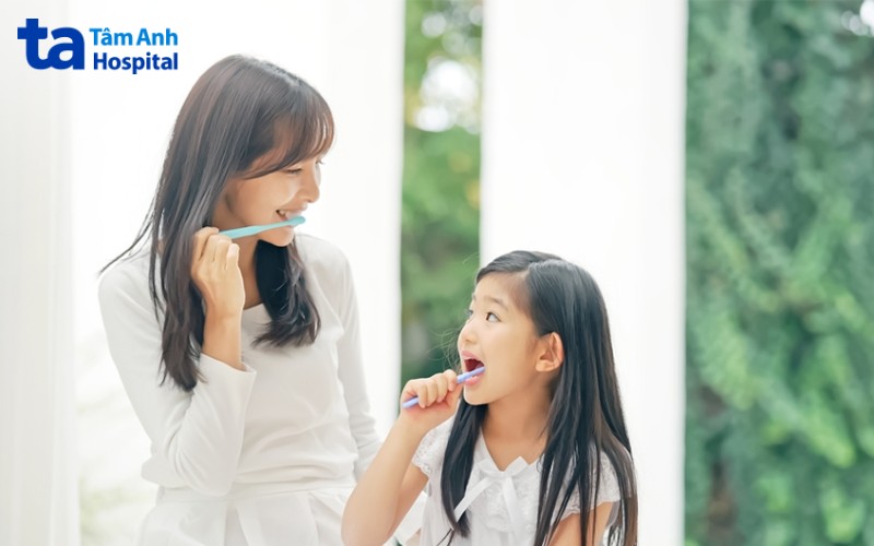 Chăm sóc trẻ ở độ tuổi thay răng như thế nào? 