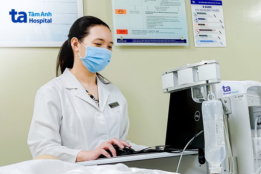 bs ts lê phúc liên đang thực hiện