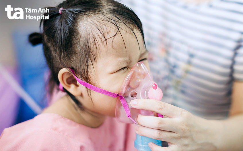 Cần đưa trẻ đi khám tim mạch nếu trẻ bị viêm phổi tái phát nhiều lần