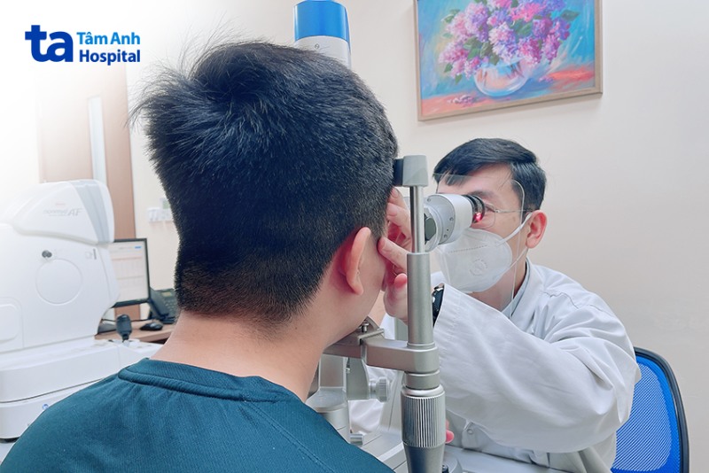 mổ thủy tinh thể đa tiêu hay đơn tiêu