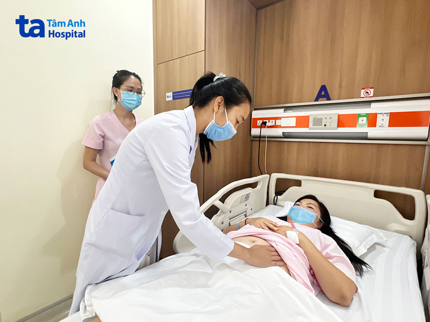 thăm khám sau khi cắt tử cung