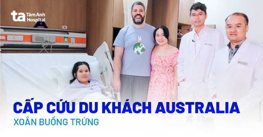 Cấp cứu du khách Australia xoắn buồng trứng 