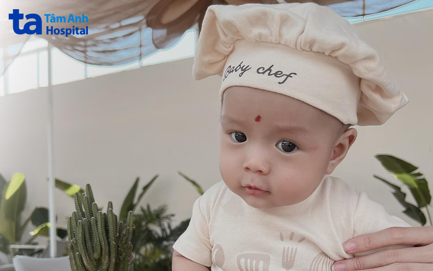 Con trai của vợ chồng anh Hoàng chào đời khỏe mạnh nhờ kỹ thuật thụ tinh ống nghiệm tại IVF Tâm Anh TP HCM