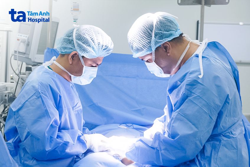 bác sĩ phạm xuân long và bác sĩ đoàn ngọc thiên