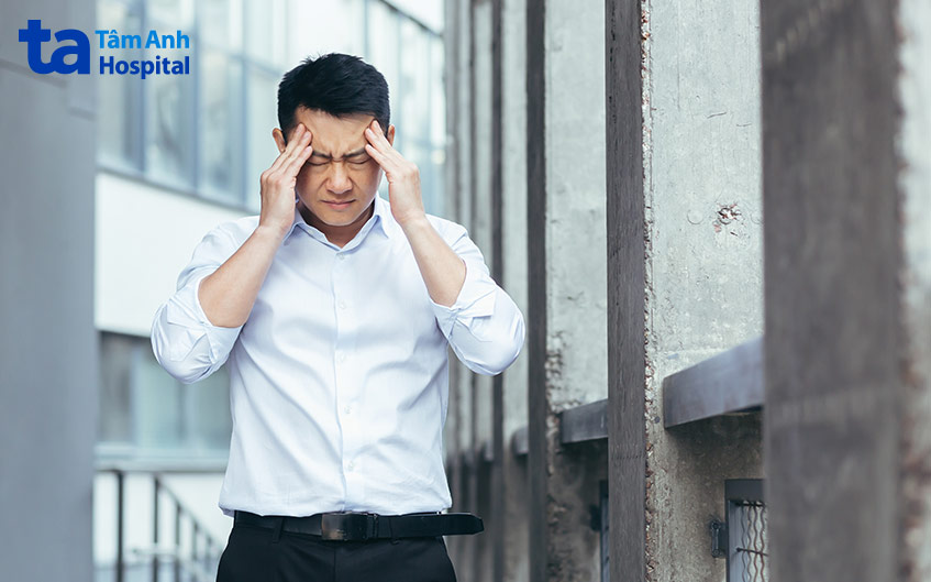 U sao bào độ 2 có thể gây ra triệu chứng đau đầu tăng dần, thường xuyên lặp lại
