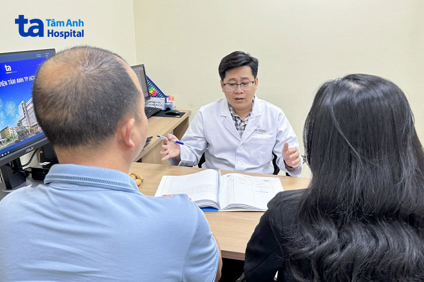 ThS.BS Dương Quang Huy, IVF Tâm Anh TP HCM, tư vấn phác đồ điều trị cho vợ chồng vô sinh