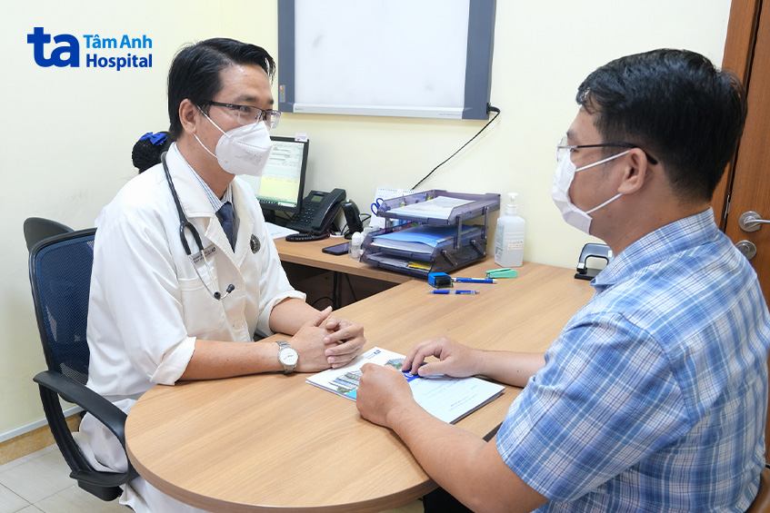 có bệnh nền, thừa cân nên duy trì việc khám sức khỏe định kỳ