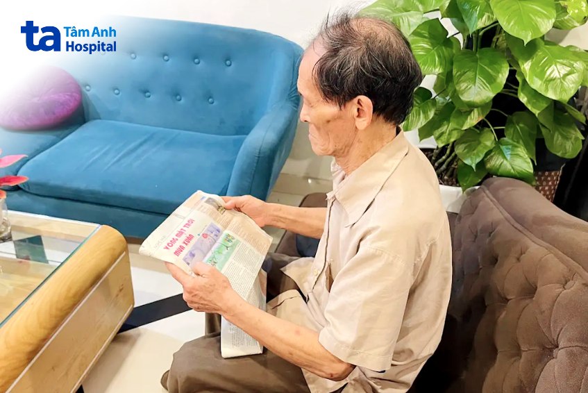 lão thị bỗng tốt lên hóa đục thủy tinh thể