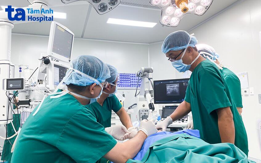 mổ khối u cột sống tại bvdk tâm anh
