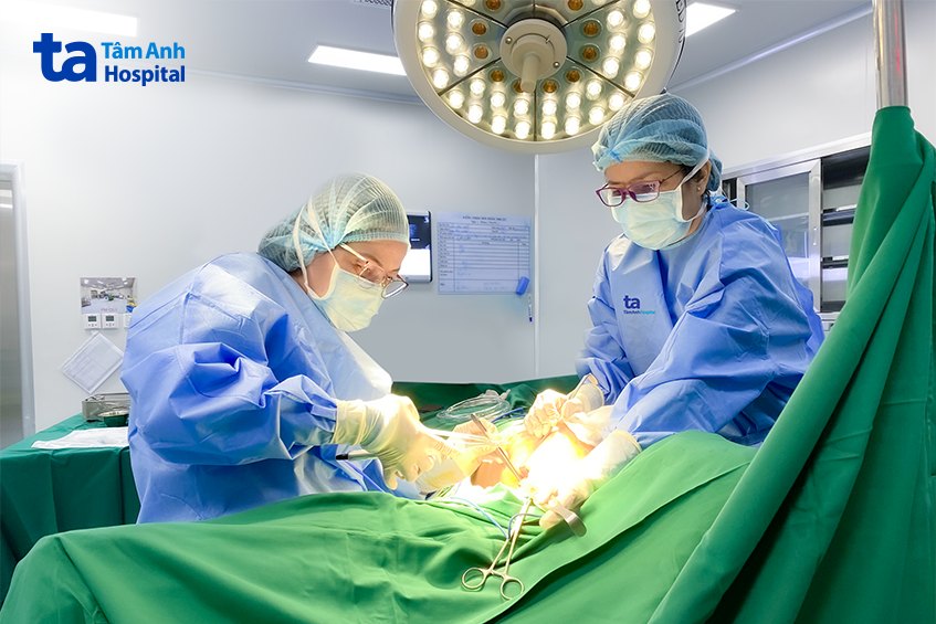 phẫu thuật hỗ trợ sau tái tạo vú