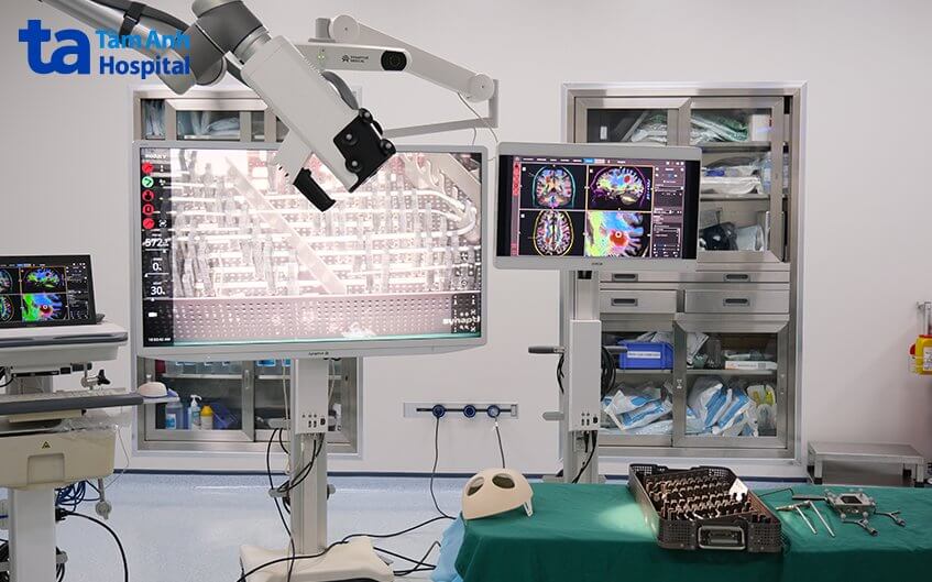 phòng mổ u cột sống tại bvđk tâm anh