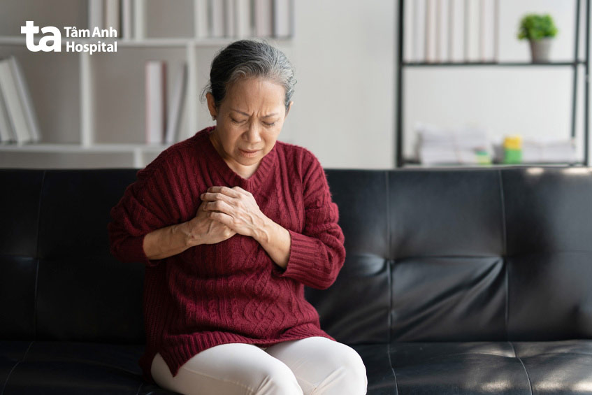 Phụ nữ bị nhồi máu cơ tim có khả năng sống sót thấp hơn so với nam giới