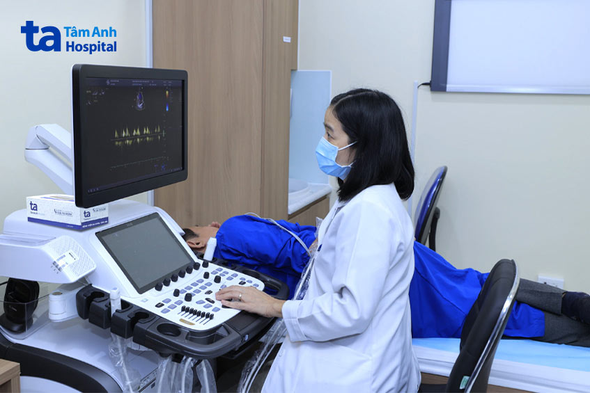 Bệnh nhân nhồi máu cơ tim nên tái khám kiểm tra tình trạng tim mạch theo lịch hẹn của bác sĩ.