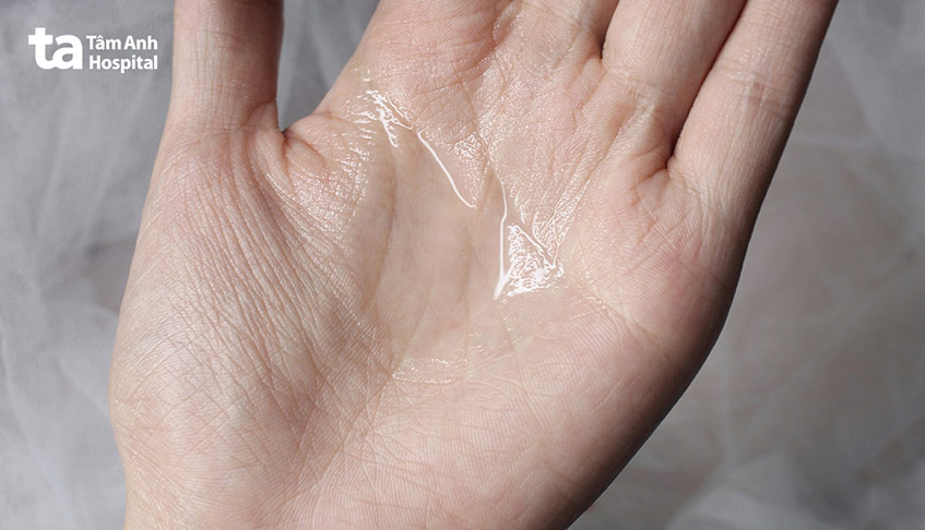 Tinh trùng loãng thường có màu trắng, trong như nước