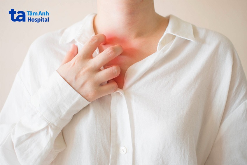 triệu chứng vảy phấn đỏ nang lông