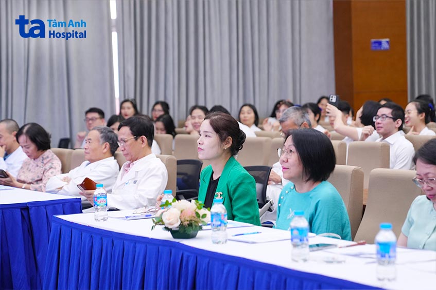 Ban chấp hành công đoàn bệnh viện tham gia chấm thi
