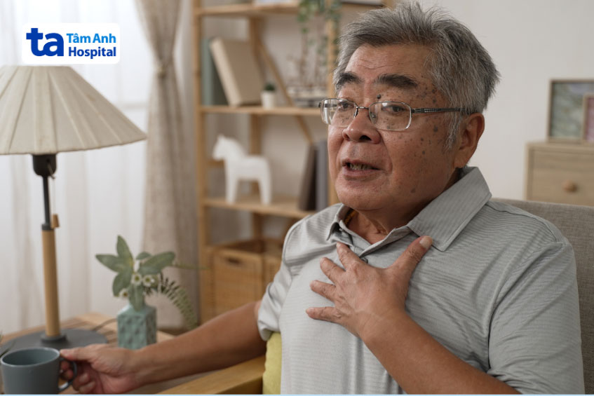 Block nhánh trái thường gặp ở người cao tuổi có bệnh nền về tim mạch