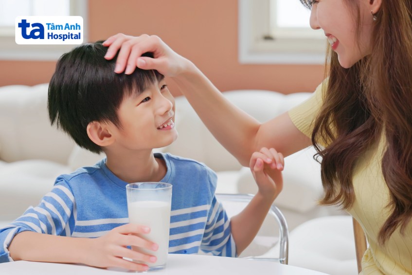 cần chọn loại sữa có hàm lượng sắt phù hợp với độ tuổi trẻ