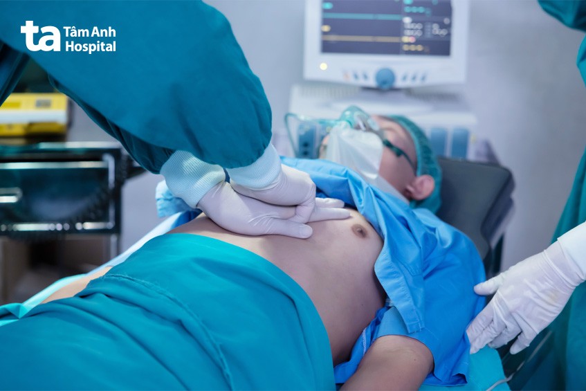 Chậm trễ điều trị bệnh viêm phổi cấp có thể dẫn đến suy hô hấp