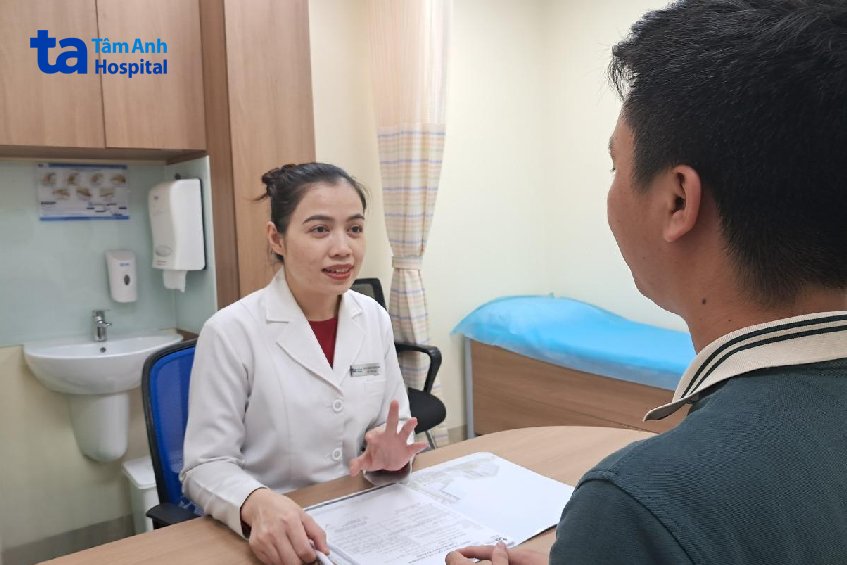 chân nổi đốm nâu có nguy hiểm không