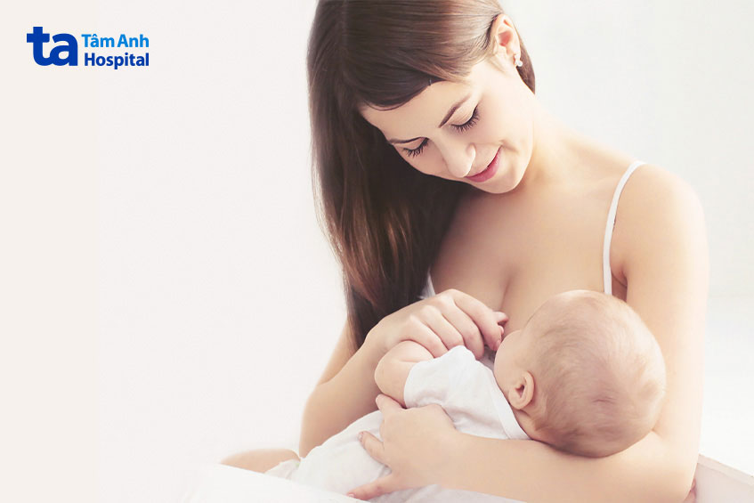 cho trẻ ngậm vú đúng cách