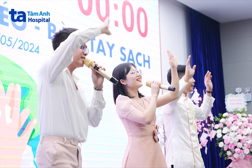 Chương trình văn nghệ tại hội thi bàn tay khéo bàn tay sạch