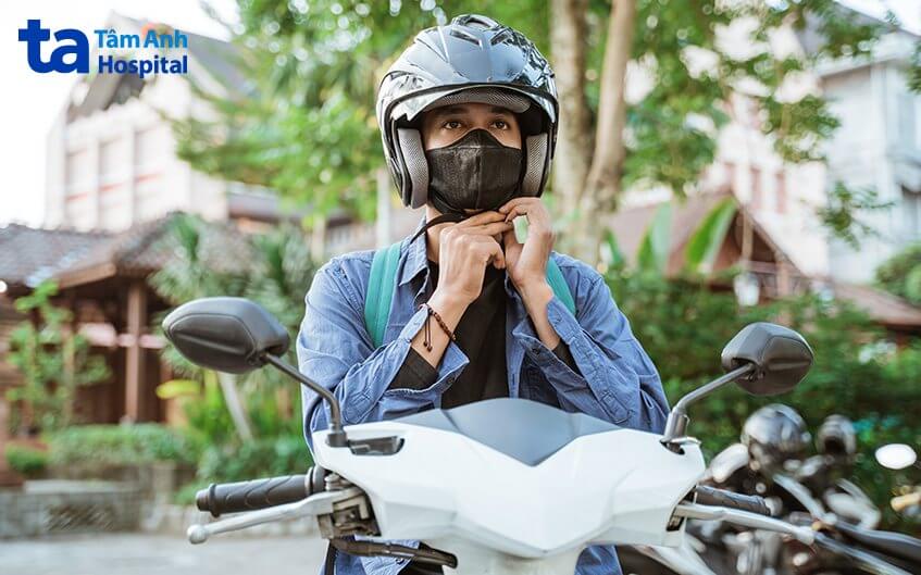 đội nón bảo hiểm ngăn ngừa nguy cơ tăng áp lực nội sọ