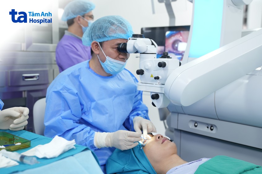 hệ thống phẫu thuật bằng femtosecond laser giúp quá trình mổ phaco nhanh chóng