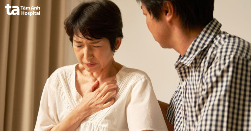 Khó thở, hụt hơi có thể là dấu hiệu bệnh mạch vành, suy tim, rung nhĩ
