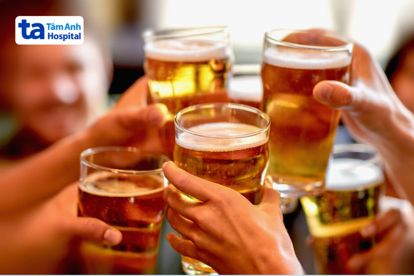 Lạm dụng rượu bia làm tăng nguy cơ mắc các bệnh tim mạch