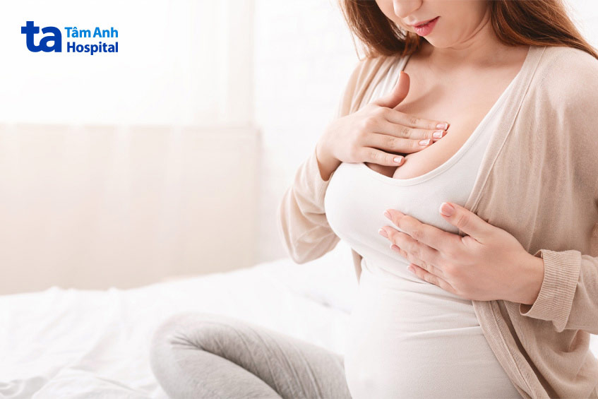 Massage ngực tránh tắc sữa
