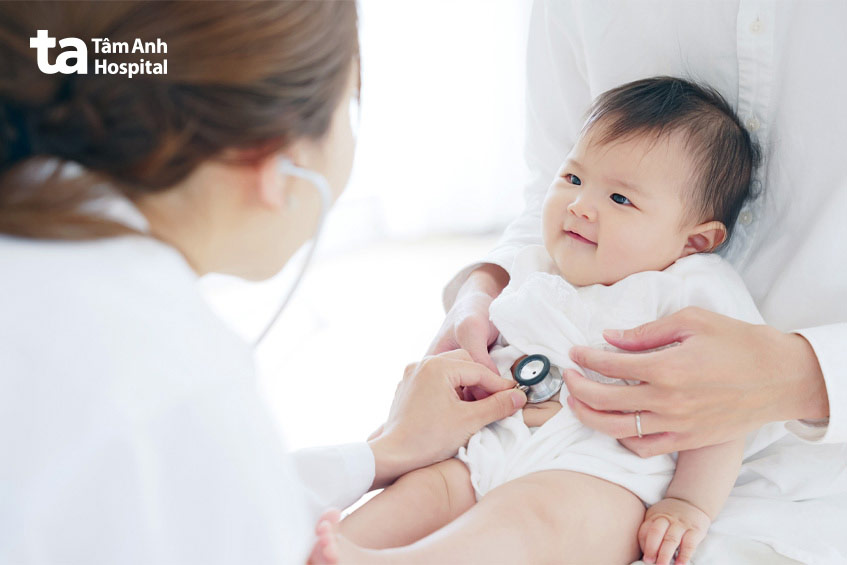 Nếu mẹ ít sữa nên tham khảo ý kiến bác sĩ