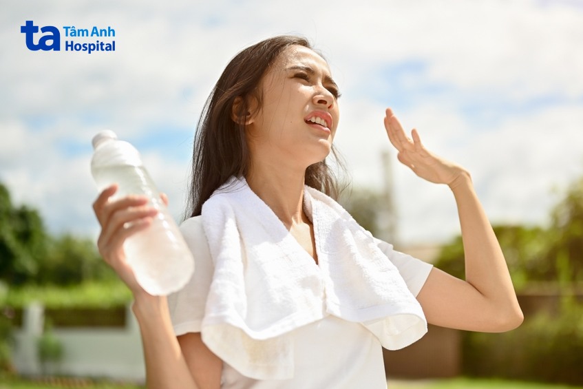 phòng ngừa đốm nâu trên da tay