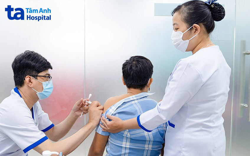 Tiêm vắc xin cúm bảo vệ sức khoẻ của toàn xã hội